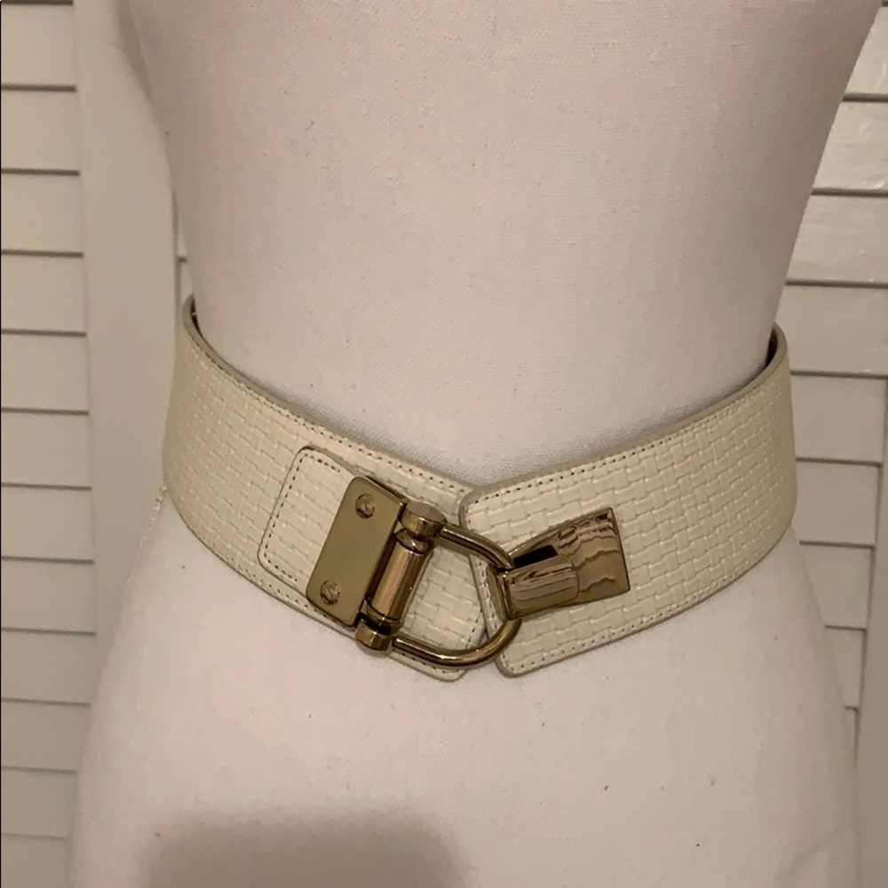 Ladies cream/white  belt S/M with gold trim